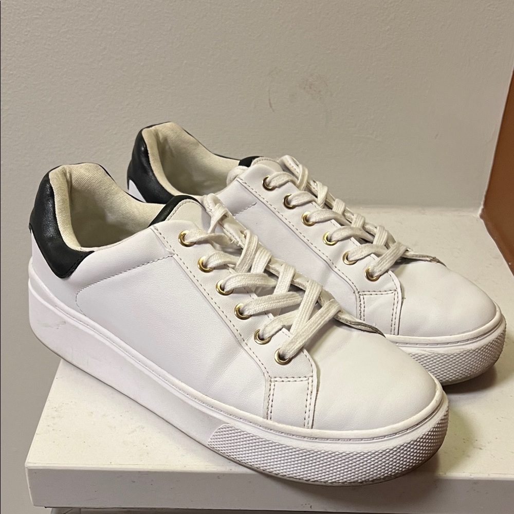 GUESS White and Black Women's Sneakers Size 7.5 with gold accents